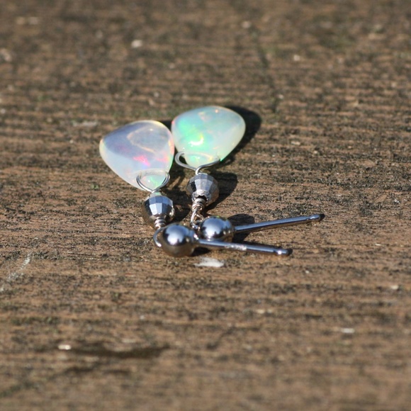 Handmade Natural Welo Opal Earrings Solid 14k Gold 585 , briolettes - Picture 3 of 7